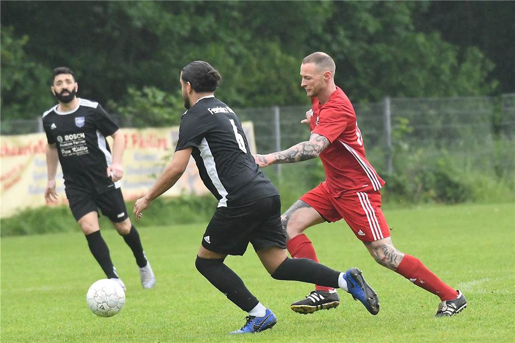 In der Kreisliga C3 Recklinghausen feierte der TuS Henrichenburg IIIÌein 10:1 (2:0)-Schützenfest gegen Fenerbahce Marl III.