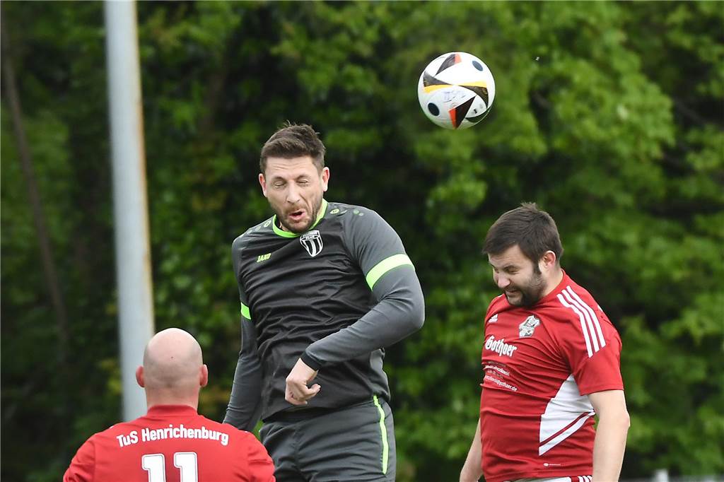In der Kreisliga C4 Recklinghausen übernahm der TuS Henrichenburg II durch ein 4:3 im direkten den achten Rang vom Tabellennachbarn FC/JS Hillerheide III.