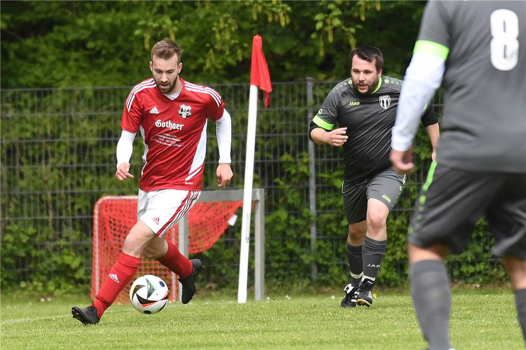 In der Kreisliga C4 Recklinghausen übernahm der TuS Henrichenburg II durch ein 4:3 im direkten den achten Rang vom Tabellennachbarn FC/JS Hillerheide III.