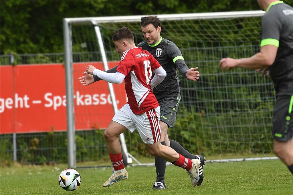 In der Kreisliga C4 Recklinghausen übernahm der TuS Henrichenburg II durch ein 4:3 im direkten den achten Rang vom Tabellennachbarn FC/JS Hillerheide III.