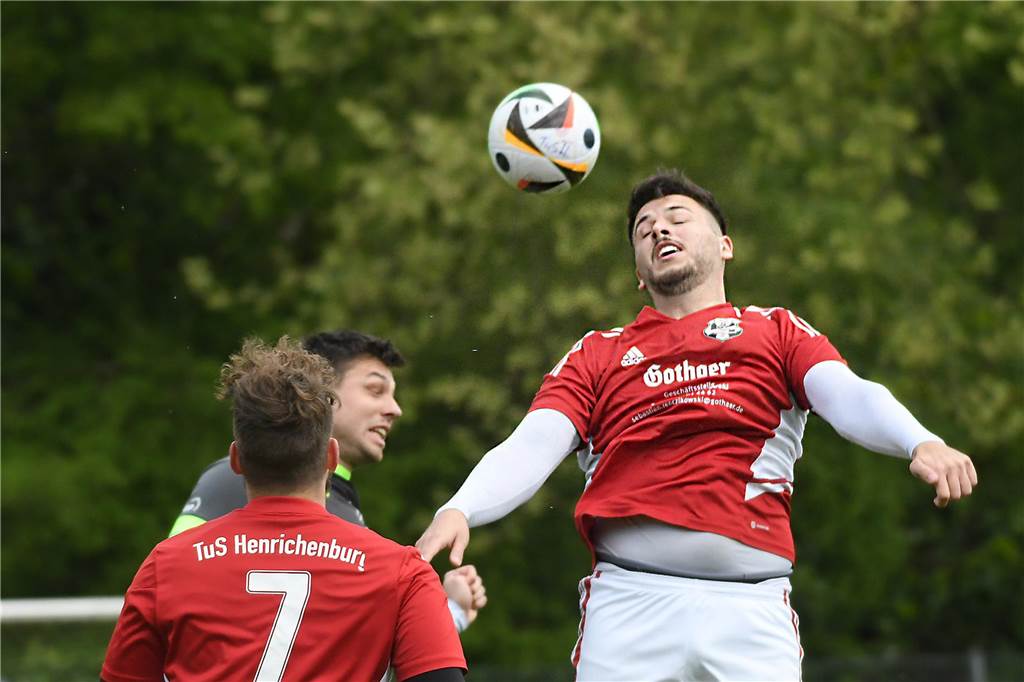 In der Kreisliga C4 Recklinghausen übernahm der TuS Henrichenburg II durch ein 4:3 im direkten den achten Rang vom Tabellennachbarn FC/JS Hillerheide III.