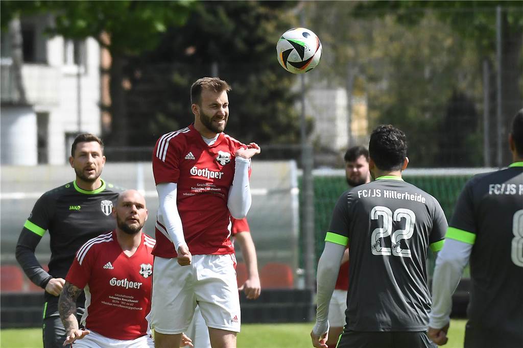 In der Kreisliga C4 Recklinghausen übernahm der TuS Henrichenburg II durch ein 4:3 im direkten den achten Rang vom Tabellennachbarn FC/JS Hillerheide III.