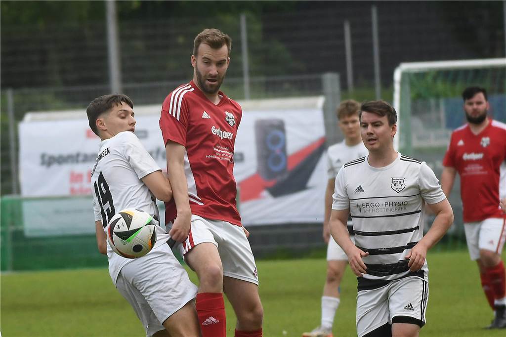 In der Kreisliga C4 Recklinghausen zog der TuS Henrichenburg II gegen Borussia Ahsen II mit 0:2 den Kürzeren.