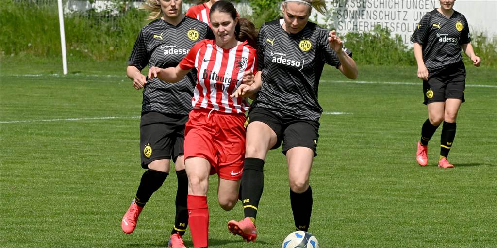 Lüner SV meldet weitere Mannschaft vom Pflichtspielbetrieb ab: „So können wir nicht starten“ In der letzten Saison trafen die Damen des Lüner SV in der Liga noch auf Borussia Dortmund.