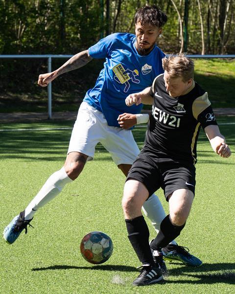 Dortmunder Kreisliga-Kicker ist Europameister im Boxen: Kampf in erster Runde entschieden Aygün Yilmaz im Zweikampf.