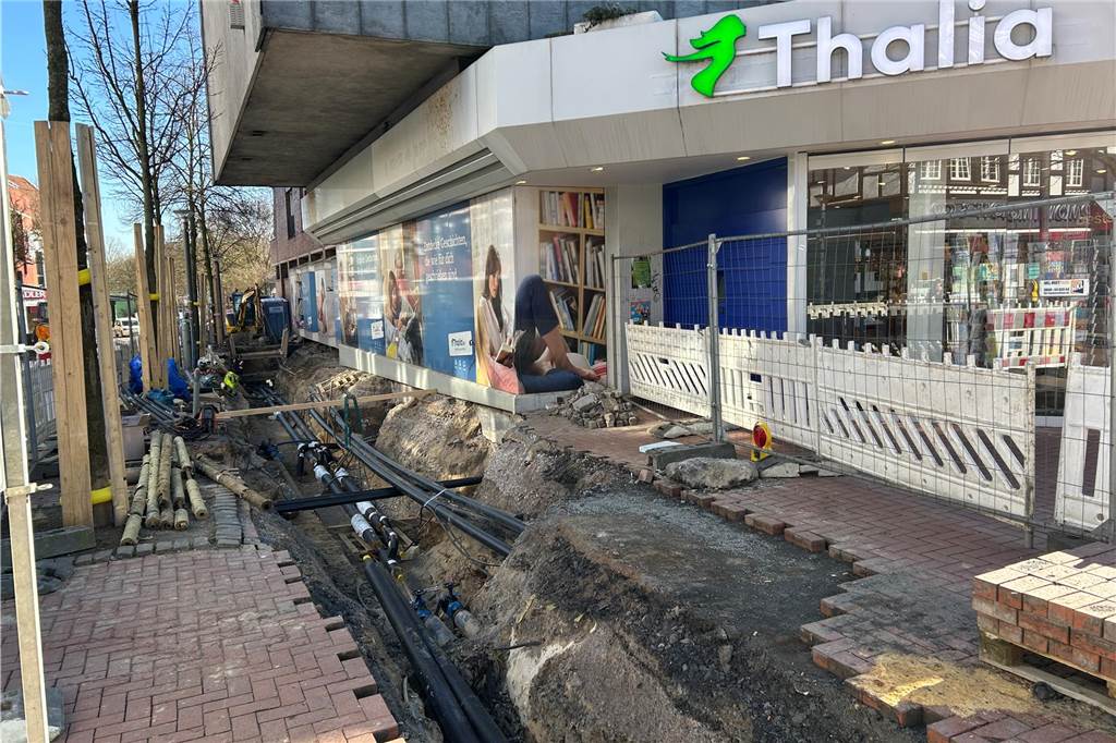Baustelle in der Innenstadt: Arbeiten bis Ende April geplant Großes Loch bei Talia in Lünen