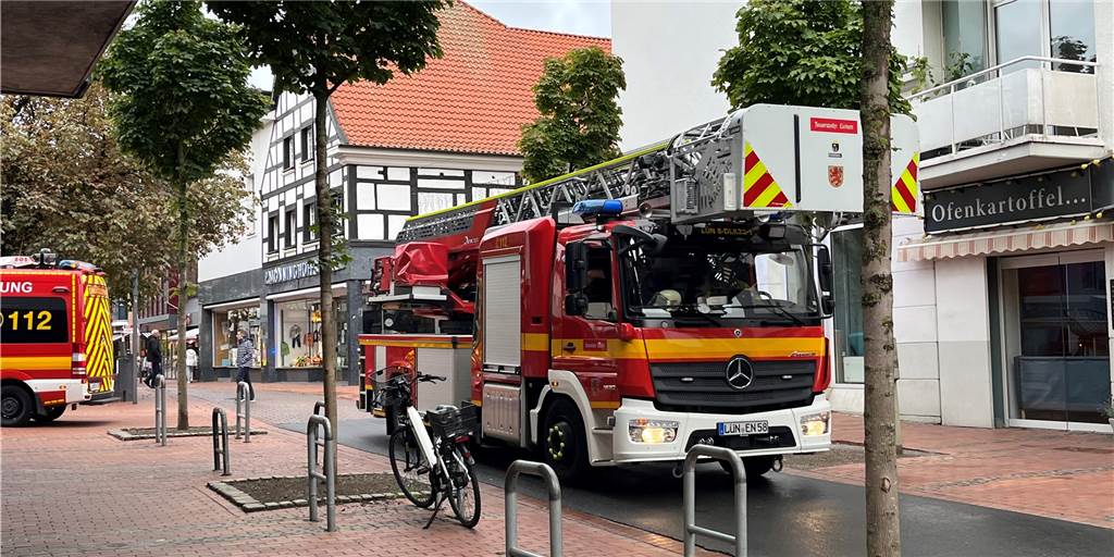 Feuerwehr rückt mit Großaufgebot mitten in die Lüner Innenstadt aus In der Lüner Innenstadt kam es am Dienstagmorgen zu einem Feuerwehreinsatz.