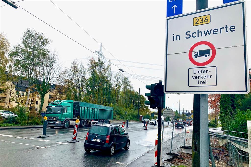 B236-Baustelle: Angst vor mehr Lkw-Verkehr im Dortmunder Süden In der Nachbarstadt Schwerte gilt ein Lkw-Verbot.