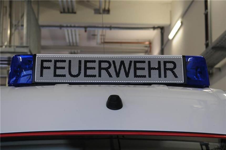 Zimmerbrand an der Schweizer Allee – Bewohnerin rettet sich mitten in der Nacht In der Nacht musste die Feuerwehr zu einem Zimmerbrand an der Schweizer Allee ausrücken.