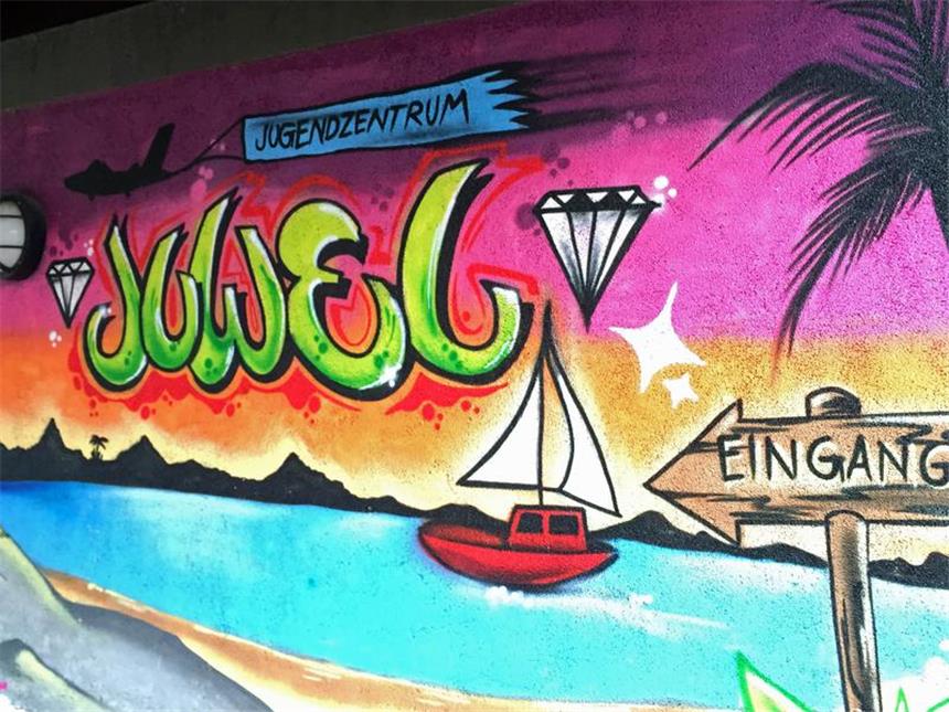 Erneut sind Einbrecher ins Juwel eingestiegen In der Nacht zu Montag ist erneut in das Jugendzentrum Juwel in Werne eingebrochen worden.