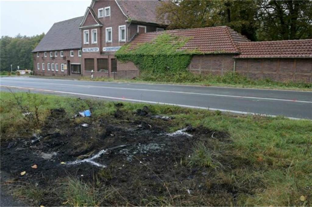 Beschwerden über Raser in Selm: Polizei sieht keine Zunahme des Problems In der Nacht zu Sonntag war es an der Borker Straße zwischen Lünen und Selm nach einem illegalen Autorennen zu einem Unfall gekommen. Ein Auto ging dabei in Flammen auf, zwei Personen wurden verletzt.