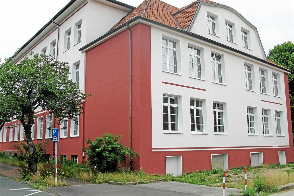 Nächtliches Böllern an ehemaliger Schule hält Anwohner in Atem Alte Erich-Kästner-Schule in Haltern