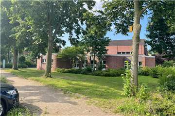 In der Nähe der Mehrzweckhalle in Altendorf-Ulfkotte (im Hintergrund) muss am 4. August möglicherweise eine Bombe entschärft werden.
