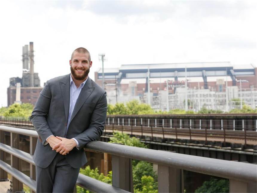 Tiefschlag, Urlaub, Neustart: Werner will den Durchbruch In der Off-Season sieht sich der NFL-Profi das Stadion der Indianapolis Colts aber lieber aus der Ferne an. Foto: Chris Bergin
