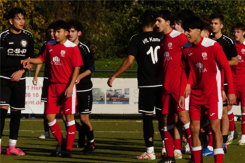 Nach Spielabbruch bei A-Junioren : VfL Kamen sucht Übeltäter per intensiver Viodeoanalyse In der Partie zwischen dem VfL Kamen U19 und RW Ahlen U18 stand es bis kurz vor Spielende 1:1.