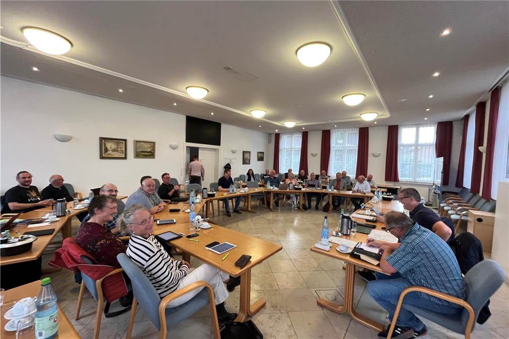 Gemeinde kauft Fläche des geplanten Hotel-Quartiers: Mehrheitlicher Beschluss im Rat In der Ratssitzung am 28. September fiel die finale Entscheidung über die Zukunft des Hotelquartiers.