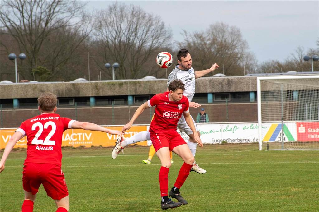 In der Schlussphase belohnte sich der TuS Haltern für ein gutes Spiel gegen den Tabellenzweiten: Dank eines späten Treffers holten die Seestädter drei Punkte gegen den SV Eintracht Ahaus, schlugen die Gäste aus dem Münsterland mit 1:0.