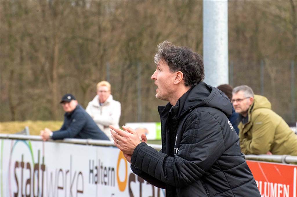 In der Schlussphase belohnte sich der TuS Haltern für ein gutes Spiel gegen den Tabellenzweiten: Dank eines späten Treffers holten die Seestädter drei Punkte gegen den SV Eintracht Ahaus, schlugen die Gäste aus dem Münsterland mit 1:0.