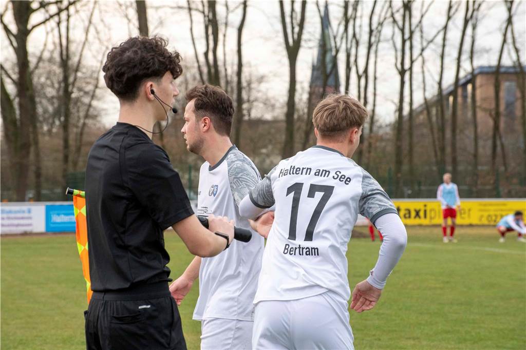 In der Schlussphase belohnte sich der TuS Haltern für ein gutes Spiel gegen den Tabellenzweiten: Dank eines späten Treffers holten die Seestädter drei Punkte gegen den SV Eintracht Ahaus, schlugen die Gäste aus dem Münsterland mit 1:0.