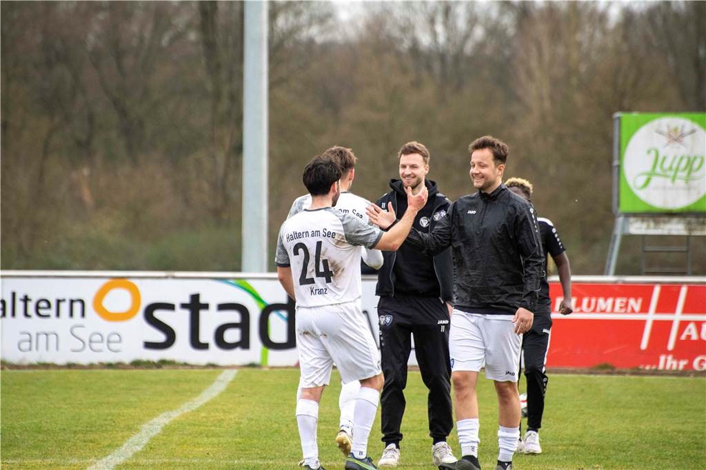In der Schlussphase belohnte sich der TuS Haltern für ein gutes Spiel gegen den Tabellenzweiten: Dank eines späten Treffers holten die Seestädter drei Punkte gegen den SV Eintracht Ahaus, schlugen die Gäste aus dem Münsterland mit 1:0.