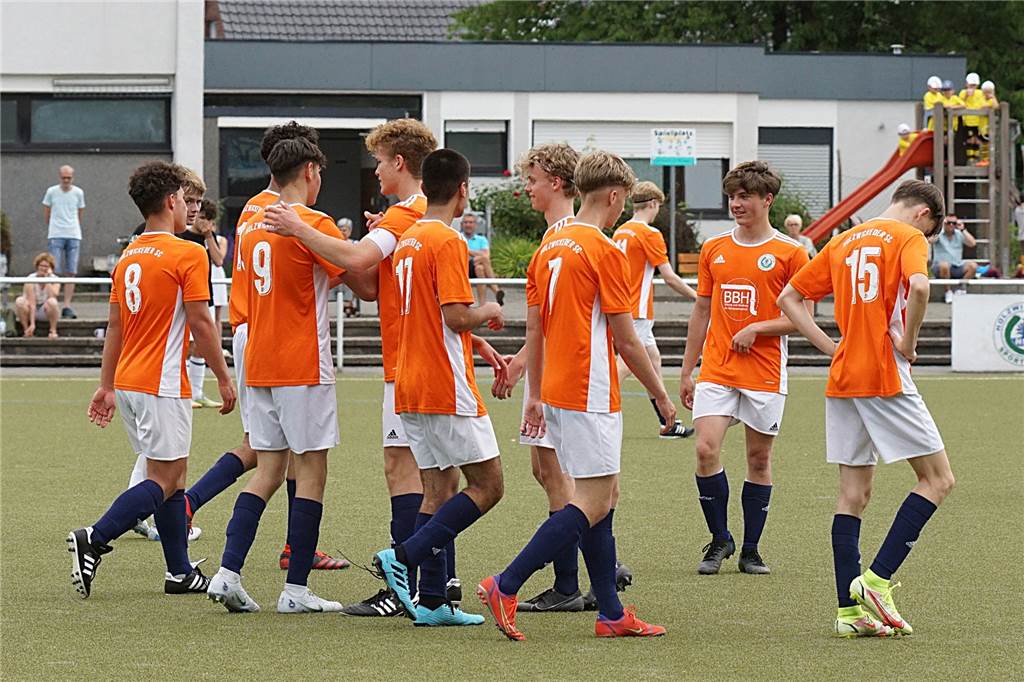 Holzwickedes U17 legt einen Durchmarsch hin und feiert den Bezirksliga-Aufstieg In der Schlussphase gab es viel zu jubeln beim HSC.