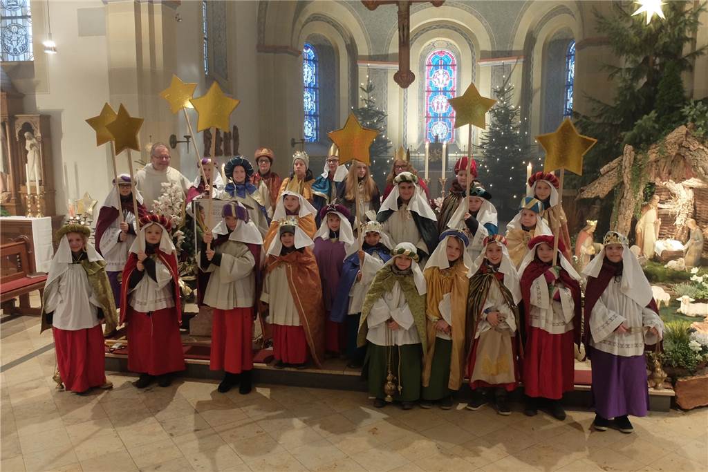 Dieses Wochenende: Sternsinger-Aktion in Castrop-Rauxel sammelt für Libanon In der Schutzengel-Gemeinde Frohlinde stehen die Sternsinger in den Startlöchern. Am Samstag, 4. Januar, sammeln sie Spenden und verteilen den Segen.
