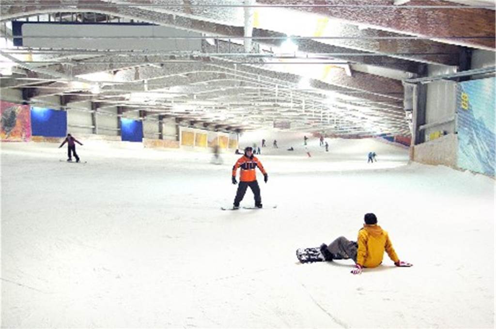 Das sind die schönsten Schneebilder aus Dortmund In der Skihalle in Bottrop wird die Gewinnerin einen All-Inclusive-Tag verbringen.