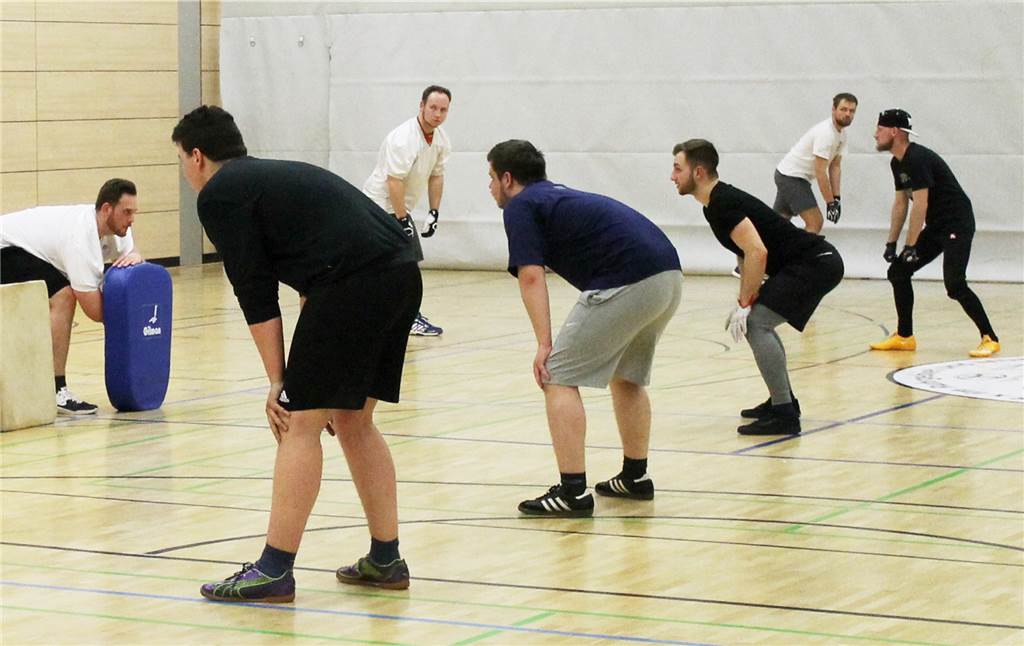 Dorstener Sensenmänner suchen eine Bleibe für den Winter In der Sporthalle der Gesamtschule Wulfen haben die Erwachsenen der Dorsten Reapers im Winter genug Platz zum Trainieren. Für die Kinder und Jugendlichen des Vereins sieht es anders aus.