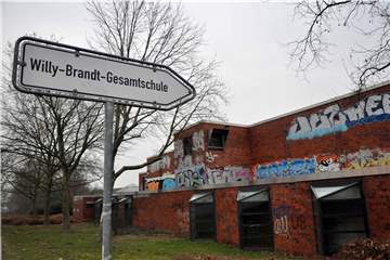 In der Sporthalle der Willy-Brandt-Gesamtschule finden Partien einer Sportart statt, die gerade alle Re-Start-Möglichkeiten auslotet.