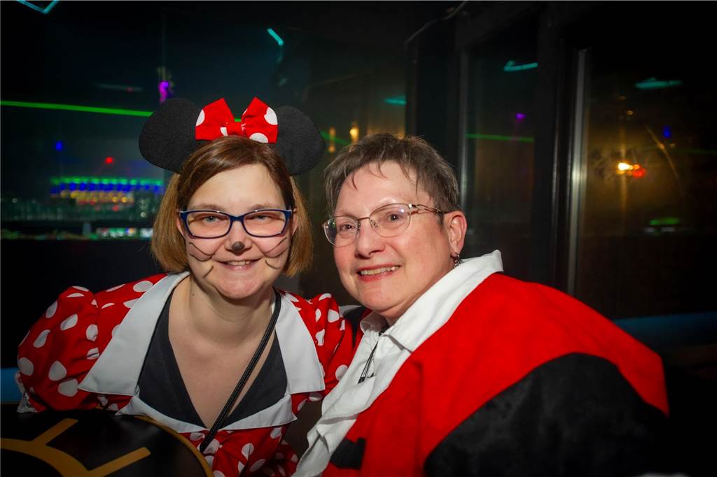 In der Stadtmühle in Haltern wurde an Weiberfastnacht ausgelassen gefeiert.