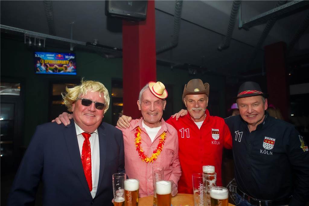 In der Stadtmühle in Haltern wurde an Weiberfastnacht ausgelassen gefeiert.