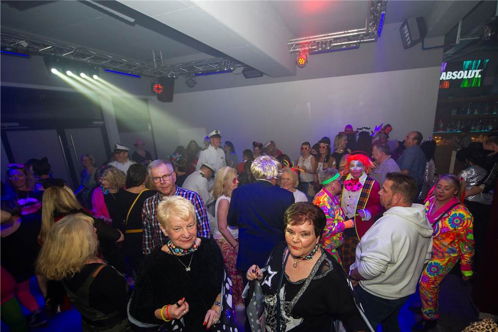 In der Stadtmühle in Haltern wurde an Weiberfastnacht ausgelassen gefeiert.