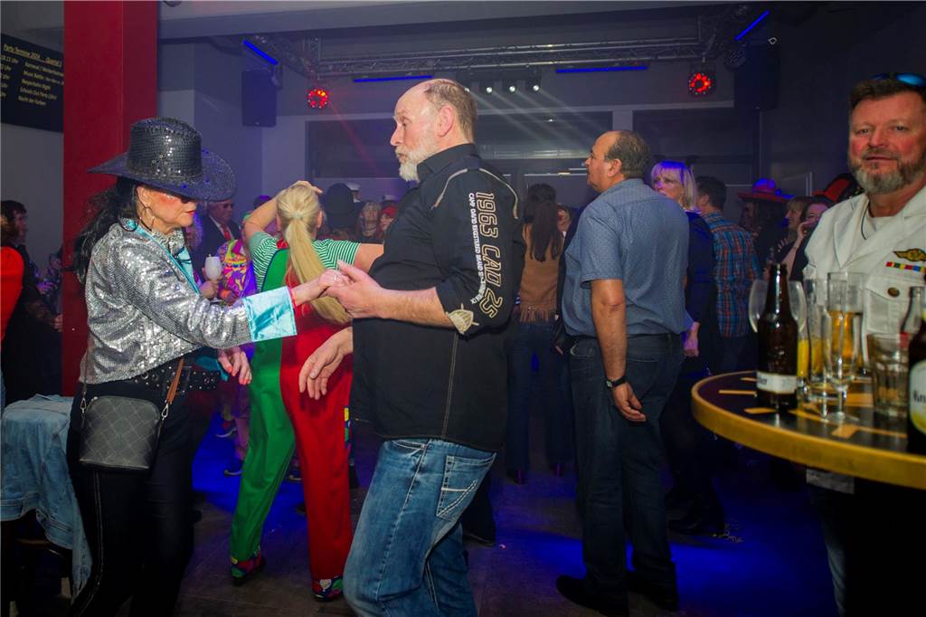 In der Stadtmühle in Haltern wurde an Weiberfastnacht ausgelassen gefeiert.