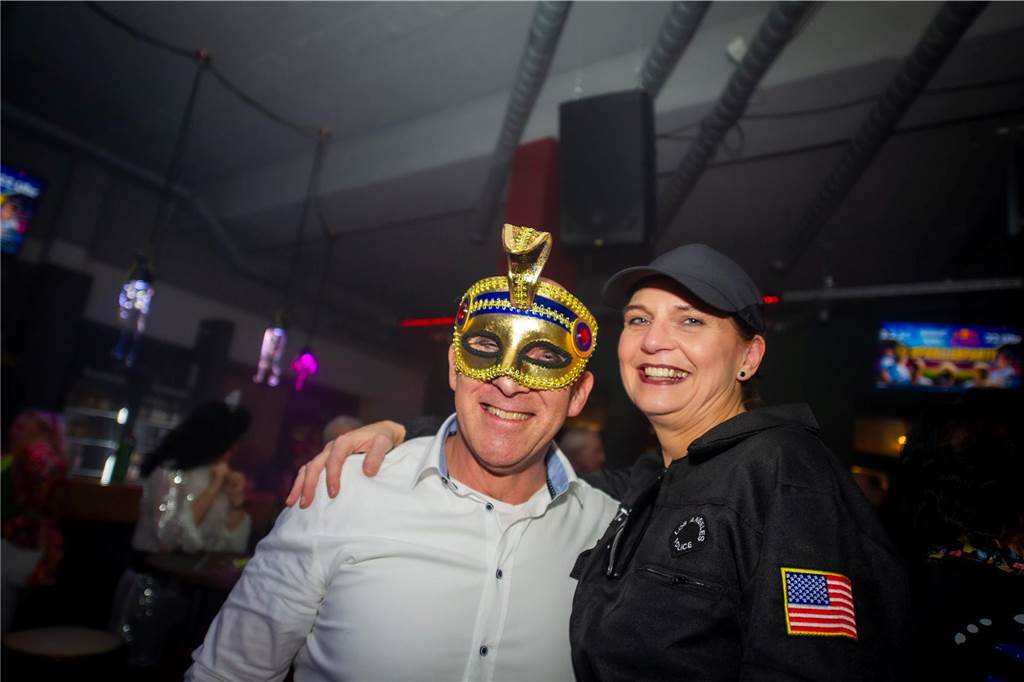 In der Stadtmühle in Haltern wurde an Weiberfastnacht ausgelassen gefeiert.