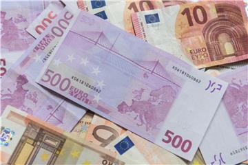 In der Summe erwartet die DZ Bank 2018 einen Anstieg des privaten Geldvermögens auf gut 6,3 Billionen Euro. Foto: Patrick Seeger