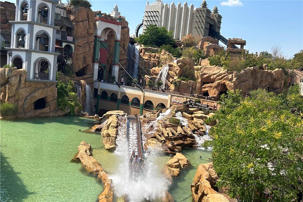 Phantasialand im Freizeitpark-Test: Der ewig junge Klassiker Chiapas Wildwasserbahn