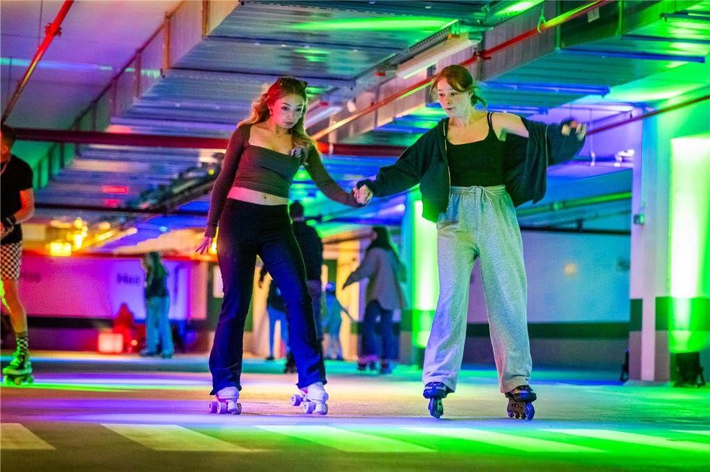In der Tiefgarage am Westentor gab es wieder eine Rollerdisco.