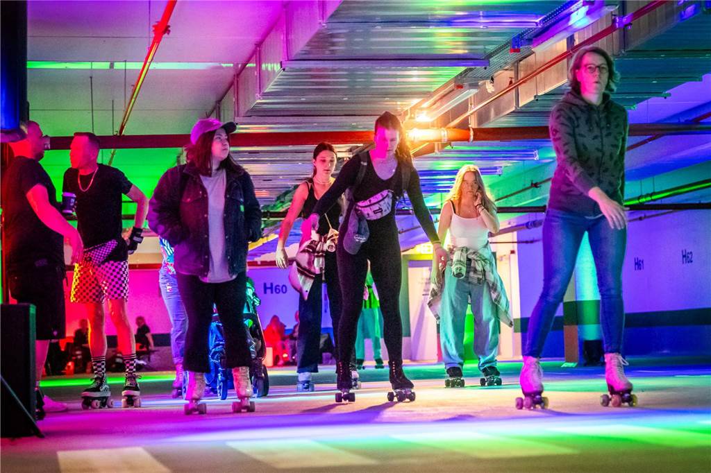 In der Tiefgarage am Westentor gab es wieder eine Rollerdisco.