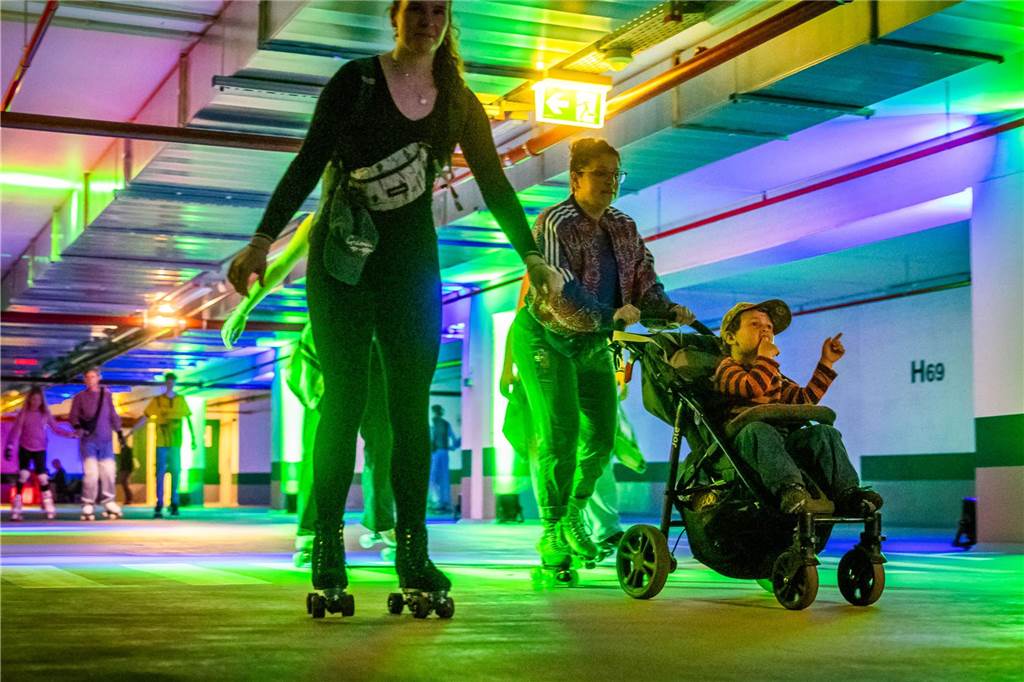 In der Tiefgarage am Westentor gab es wieder eine Rollerdisco.