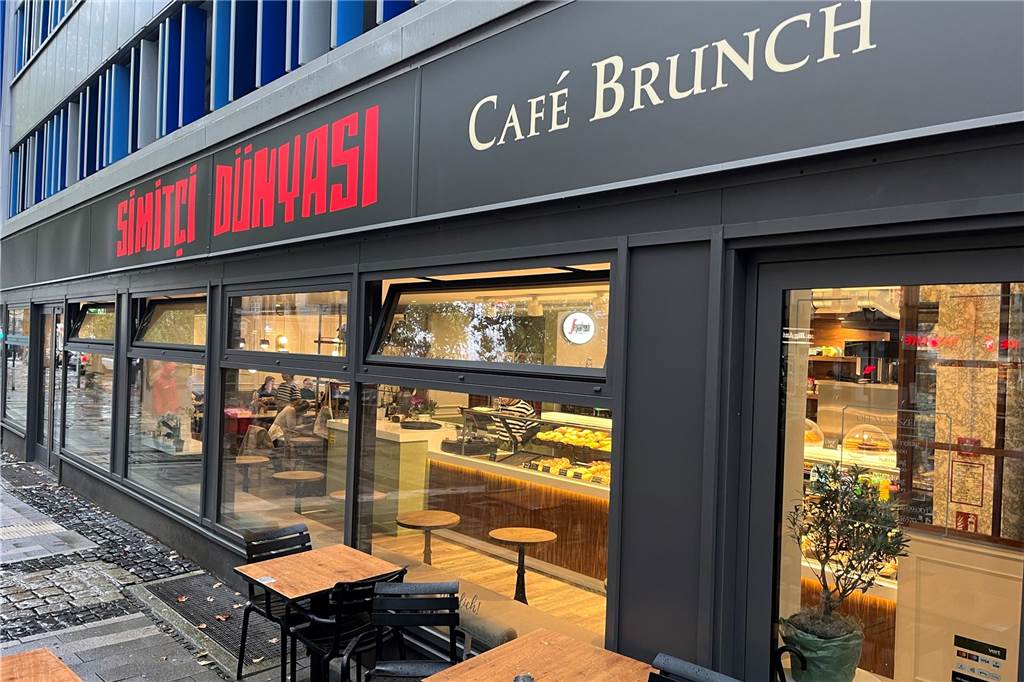 Neues Café an der Reinoldikirche mit Frühstück bis 16 Uhr In der Türkei ist das Logo der Kette "Simitci Dünyasi" bereits weit verbreitet. An der Kuckelke wurde nun eine neue Filiale eröffnet.