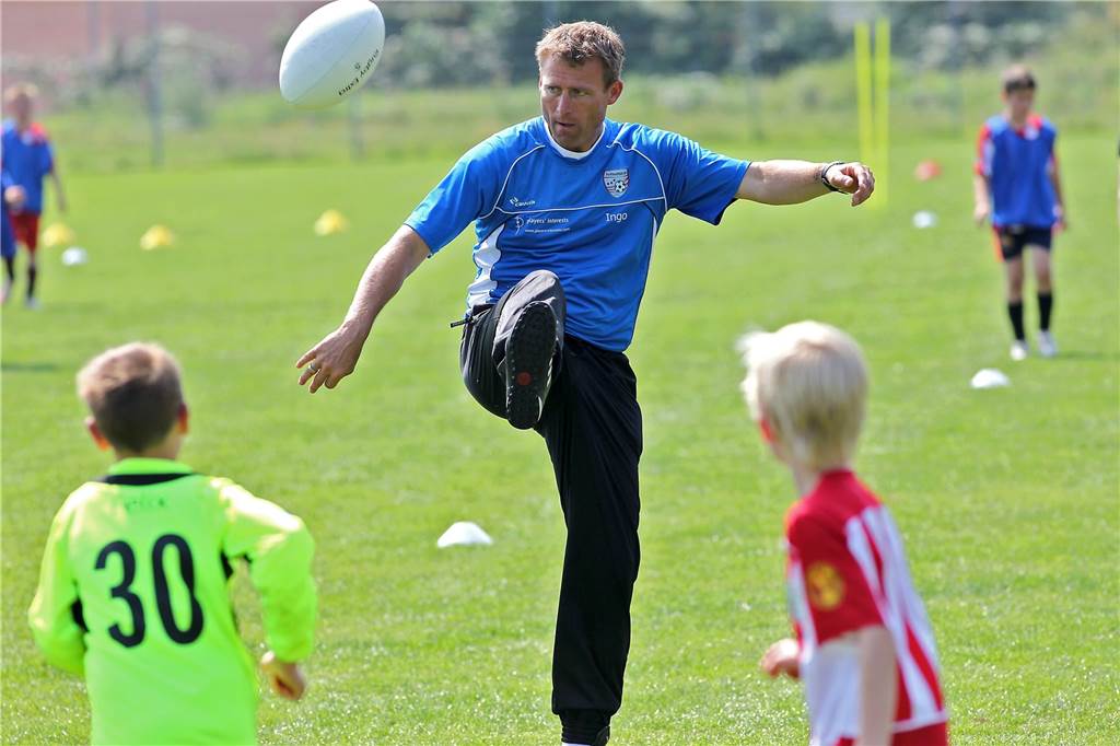 Castrop-Rauxeler Verein trotzt Corona mit einem Fußball-Camp für Kinder In der Vergangenheit gastierte Ingo Anderbrügge regelmäßig mit seiner Fußballfabrik in Castrop-Rauxel.