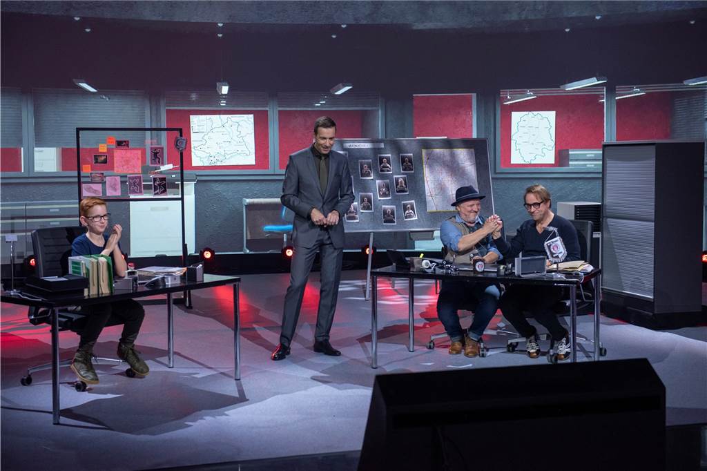 Paul (10) aus Davensberg misst sich bei „Klein gegen Groß“ mit Axel Prahl und Jan Josef Liefers In der von Kai Pflaume moderierten TV-Sendung musste der Ascheberger sein Tatort-Wissen unter Beweis stellen.