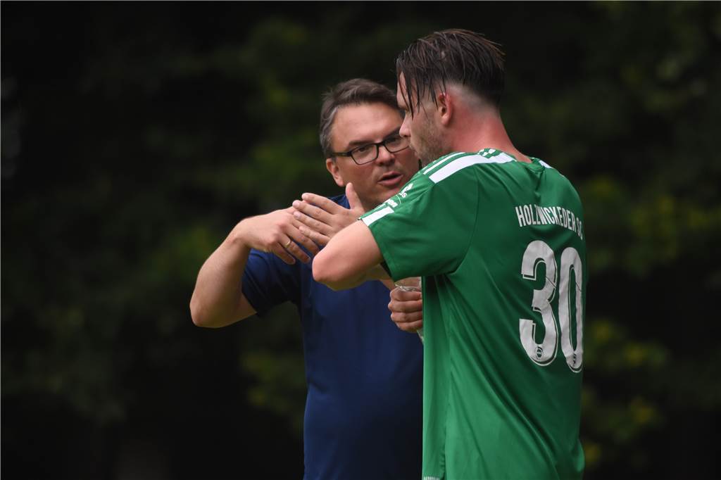 Andi Heiß wechselt in der Bezirksliga: Stürmer schließt sich VfR Sölde an In der Vorbereitung spielte Stefan Becker im gemischten Kader aus erster und zweiter Mannschaft auch mal im Kreispokal und wurde von Benjamin Hartlieb betreut.