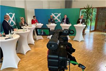 In der Wahlarena gab es eine heftige Auseinandersetzung um Corona-Imfpungen.