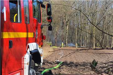 Waldbrand Deuten Feuerwehr-Einsatz