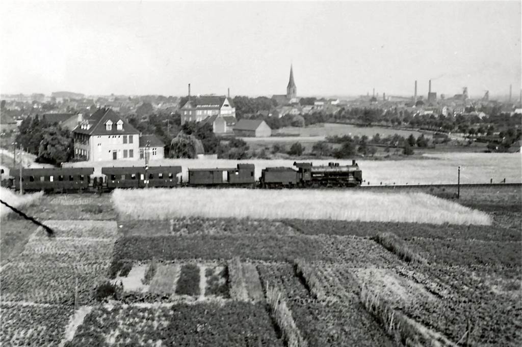 Zechenkolonie, Bahnlinie, Stadtpark: Bürgermeister Ohm hat viel erreicht In die Amtszeit von Johannes Ohm fielen unter anderem die Eröffnung der Bahnstrecke Dortmund-Münster und des Bahnhofes Werne.