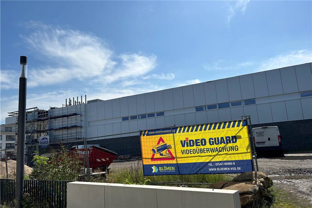 Vandalismus und Einbrüche an Baustellen: Stadt hat Maßnahmen ergriffen In die Baustelle der Mult6ifunktionshalle am Campus Süd in Selm ist Anfang August eingebrochen worden. Die Stadt hat daraufhin Videokameras angemietet.
