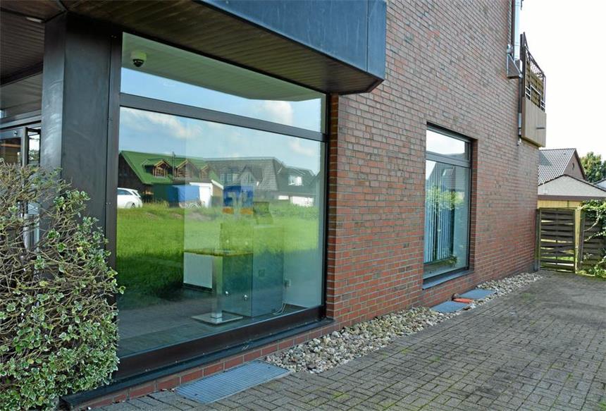 Pläne für den Dorfladen in Vinnum werden konkret In die Räume der ehemaligen Sparkassengeschäftsstelle an der Hauptstraße soll der Dorfladen einziehen. Genutzt werden soll der hintere Raum (auf dem Foto rechts). Nutzen möchte man auch den Vorraum, doch dann müsste ein Geldautomat der Volksbank versetzt werden.
