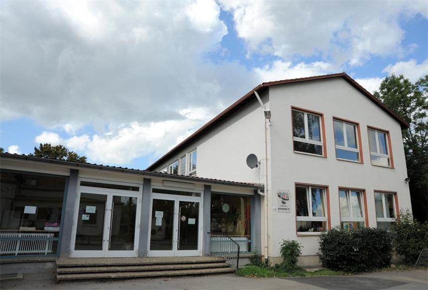 Flüchtlinge ziehen in Turnhalle Villigst ein In die Turnhalle der Grundschule Villigst werden nach den Ferien bis zu 60 Flüchtlinge einziehen.