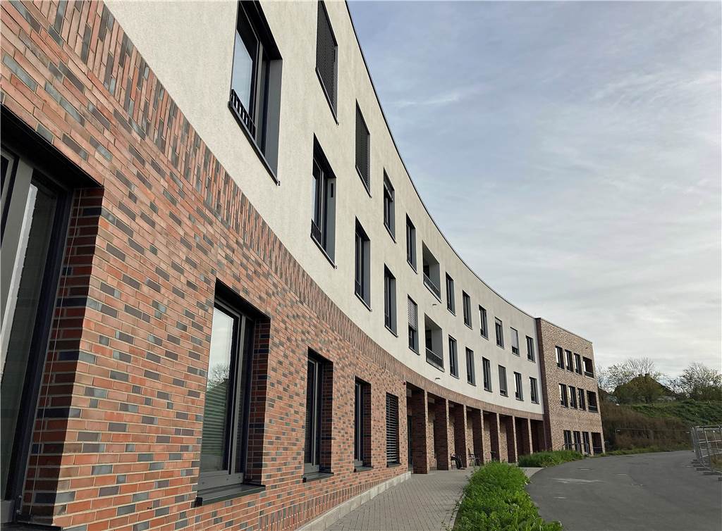 Zwei Wohngemeinschaften für Demenzkranke: Mitarbeiter dringend gesucht Demenz-WGs und Seniorenheim Weiße Taube am Hombrucher Bogen